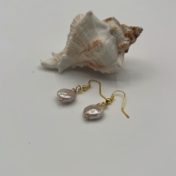 SOLD Coin Pearl Earrings - Picture 3 of 6